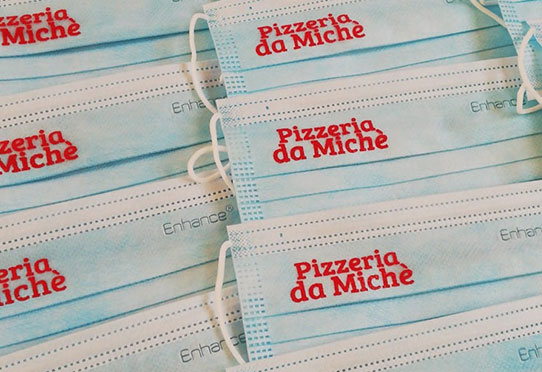 Mascherine chirurgiche personalizzate stampate per una pizzeria